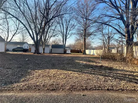 920 E Martin, Litchfield, IL 62056