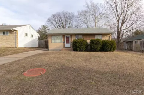 10640 Spring Garden Dr, Saint Louis, MO 63137