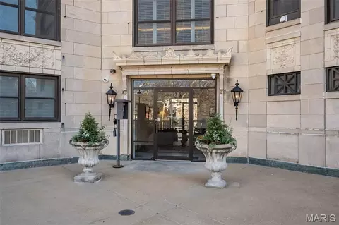 410 N Newstead Ave #4E, Saint Louis, MO 63108