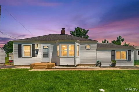 3162 O Hare Dr, Saint Ann, MO 63074