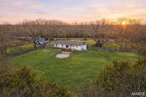 32262 Highway Ac, Lebanon, MO 65536