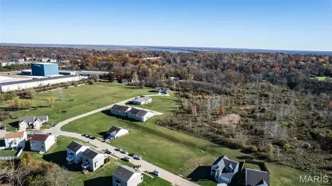 10940 John James Dr, Bellefontaine Nghbrs, MO 63137