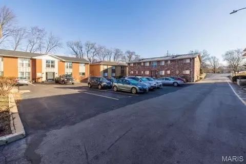 9310 Shirley Gardens Dr, Saint Louis, MO 63114