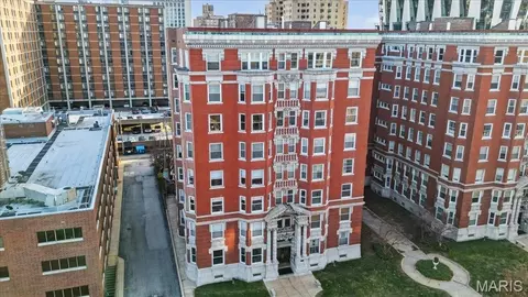 4944 Lindell Blvd #8W, Saint Louis, MO 63108