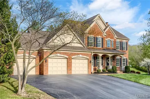 882 Cabernet Ln, Saint Albans, MO 63073