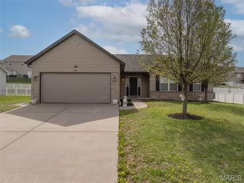 299 Rockport Dr, Troy, MO 63379