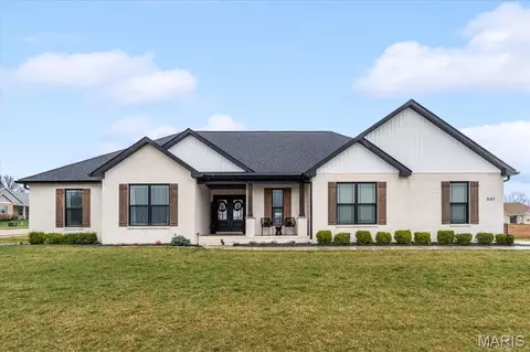 501 Master Ct, Shiloh, IL 62221
