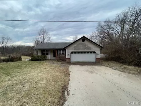 888 W Country Ln, Collinsville, IL 62234