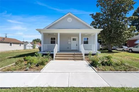 526 State St, Dupo, IL 62239
