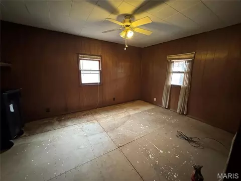 Bedroom - 11066 State Rte E, Rolla, MO 65401 photo 1 of 2