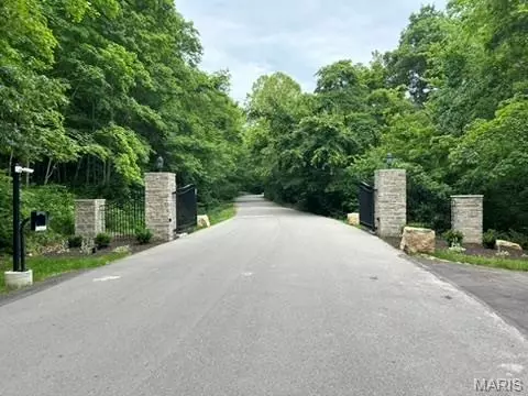 59 R The Bluffs Dr, Eureka, MO 63025 photo 9