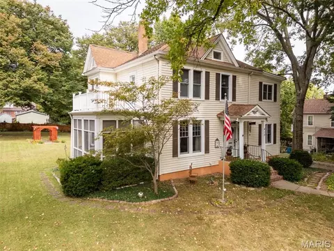 Exterior - 415 Wesley Ave, Ferguson, MO 63135 photo 4 of 13