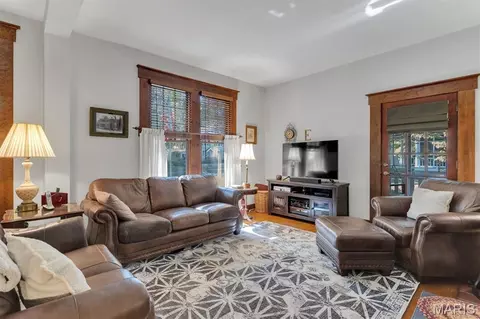 Living - 415 Wesley Ave, Ferguson, MO 63135 photo 1 of 2