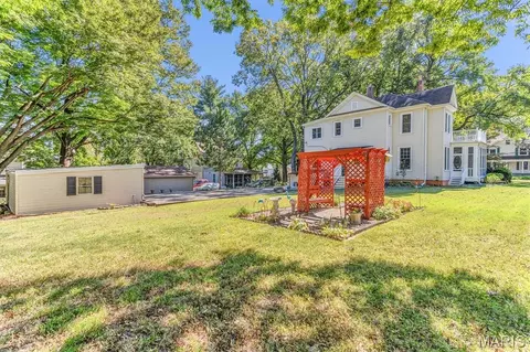 Exterior - 415 Wesley Ave, Ferguson, MO 63135 photo 11 of 13