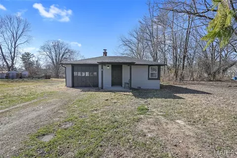 6 Irma Ln, Fairview Heights, IL 62208