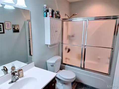 Bath - 10535 Limestone Ln, Rolla, MO 65401 photo 1 of 7