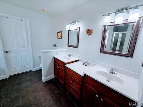 Bath - 10535 Limestone Ln, Rolla, MO 65401 photo 5 of 7