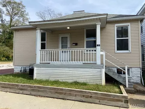 615 Central Ave, Alton, IL 62002