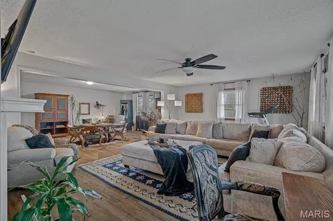 Living - 1814 Allison St, Kennett, MO 63857 photo 3 of 4