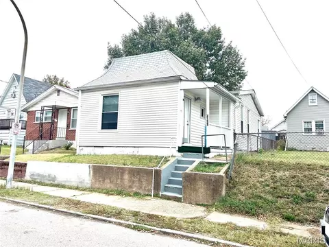 4159 Schiller Pl, Saint Louis, MO 63116