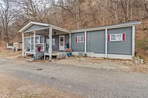 798 N Broadway, Kampsville, IL 62053
