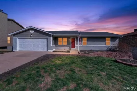 2121 Blossom Ln, Arnold, MO 63010
