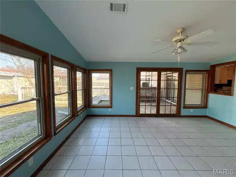 Living - 1506 George St, Kennett, MO 63857 photo 2 of 6