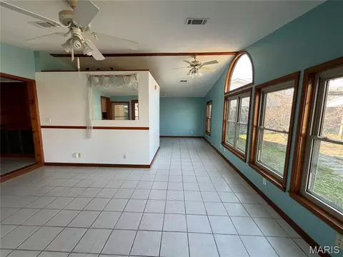 Living - 1506 George St, Kennett, MO 63857 photo 4 of 6
