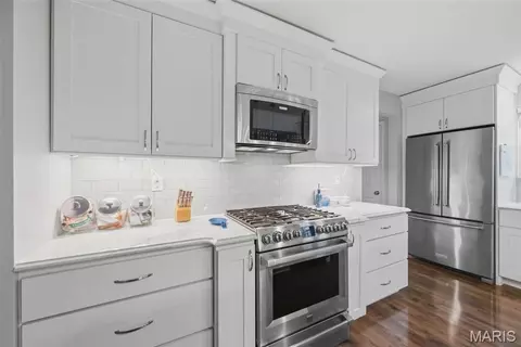 Kitchen - 1014 Maywood Dr, Eureka, MO 63025 photo 3 of 4