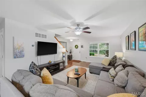 Living - 1014 Maywood Dr, Eureka, MO 63025 photo 1 of 3