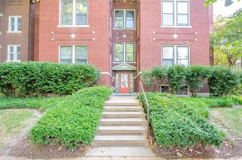 5845 Nina Pl #3W, Saint Louis, MO 63112