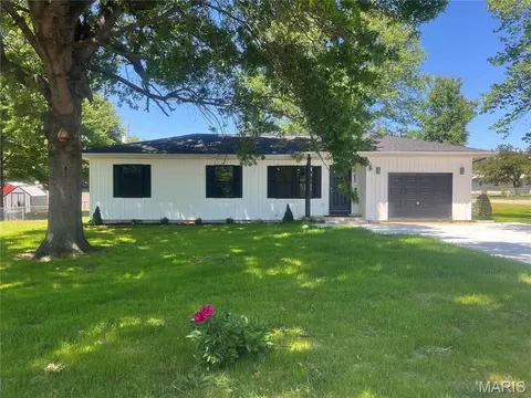 601 Holly St, Lebanon, MO 65536