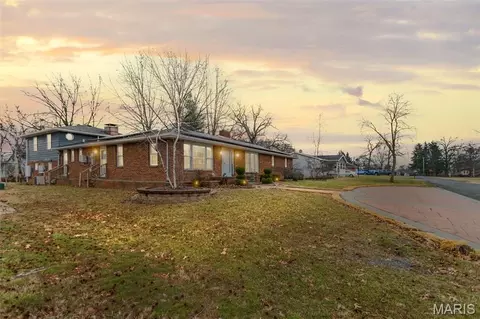 7 Davis Dr, Jerseyville, IL 62052