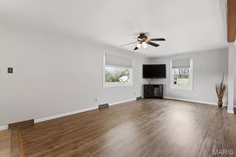 Living - 2788 Highway Ff, Eureka, MO 63025 photo 2 of 3