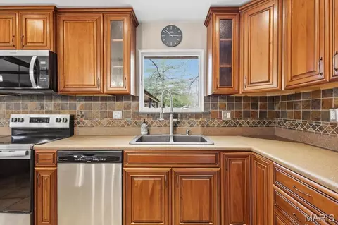 Kitchen - 2788 Highway Ff, Eureka, MO 63025 photo 7 of 7