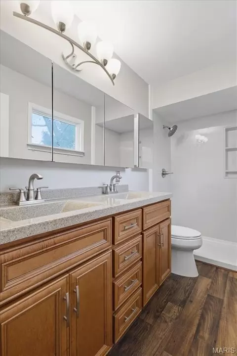 Bath - 2788 Highway Ff, Eureka, MO 63025 photo 5 of 5