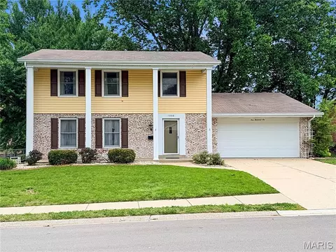 1006 Nancy Dr, O'fallon, IL 62269