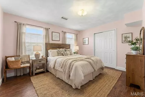 Bedroom - 621 E Wesley Dr, O'fallon, IL 62269 photo 3 of 4