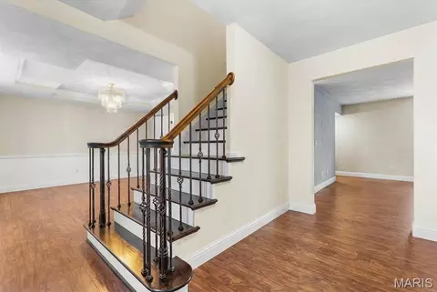 Entry Way - 621 E Wesley Dr, O'fallon, IL 62269 photo 1 of 2