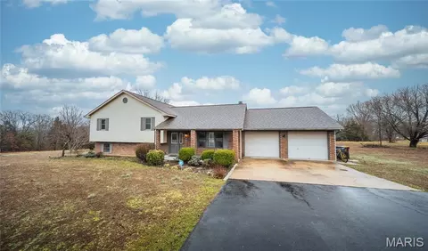 22130 Rhyme Ln, Waynesville, MO 65583