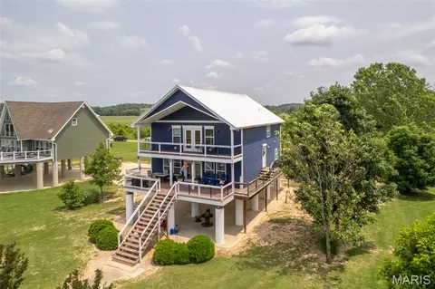1457 Riverway Dr, Doniphan, MO 63935