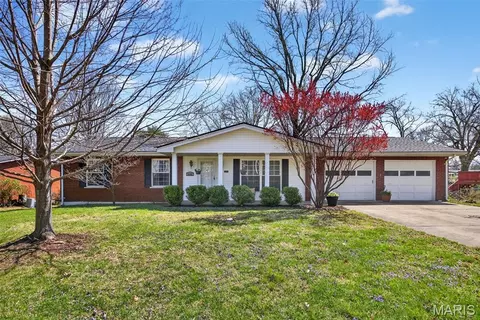 2404 Sunnybrook Dr, Saint Louis, MO 63114