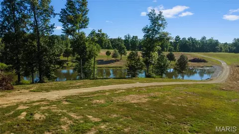 211 Wagon Wheel Dr, Jackson, MO 63755