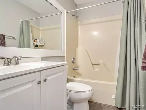Bath - 164 Eagle Rdg, O'fallon, IL 62269 photo 1 of 1