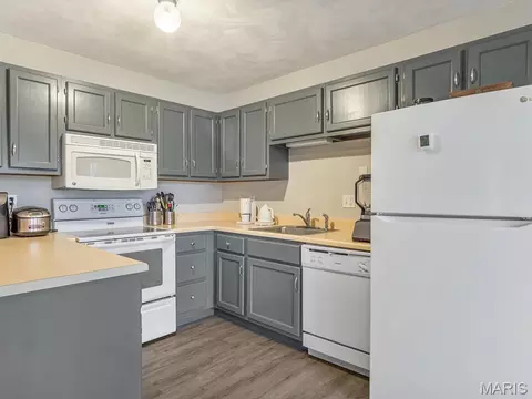 Kitchen - 164 Eagle Rdg, O'fallon, IL 62269 photo 1 of 3