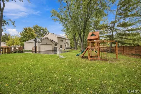 Exterior - 8 Windfall Ridge Ct, Chesterfield, MO 63005 photo 2 of 3