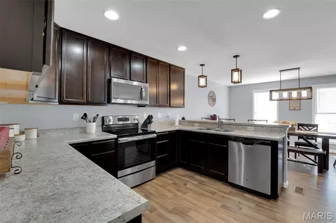 3009 Harpool St, Saint Charles, MO 63301
