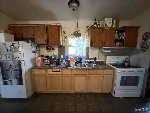 Kitchen - 2456 2462 Madison 504, Fredericktown, MO 63645 photo 1 of 2