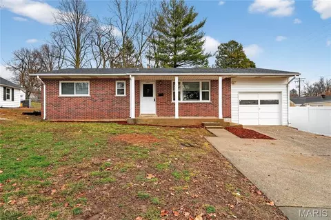 3902 Jane Ave, Saint Ann, MO 63074