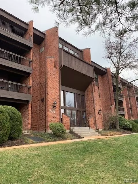 539 Coeur De Royale Dr #204, Creve Coeur, MO 63141